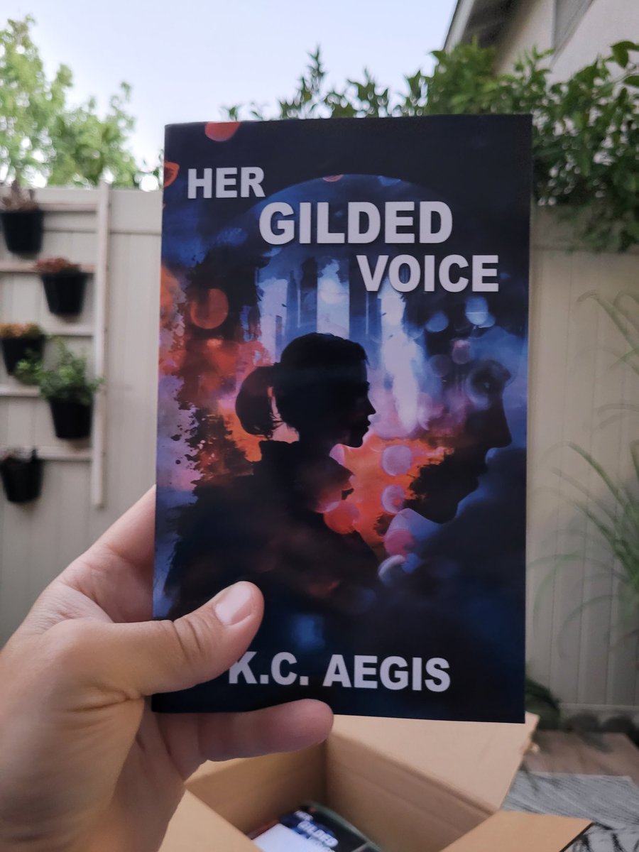 It's here!
#elsewhenpress
#HerGildedVoice
#kcaegis
#debut #summerbooks
#scifibooks #sciencefiction
#debutnovel #booklovers