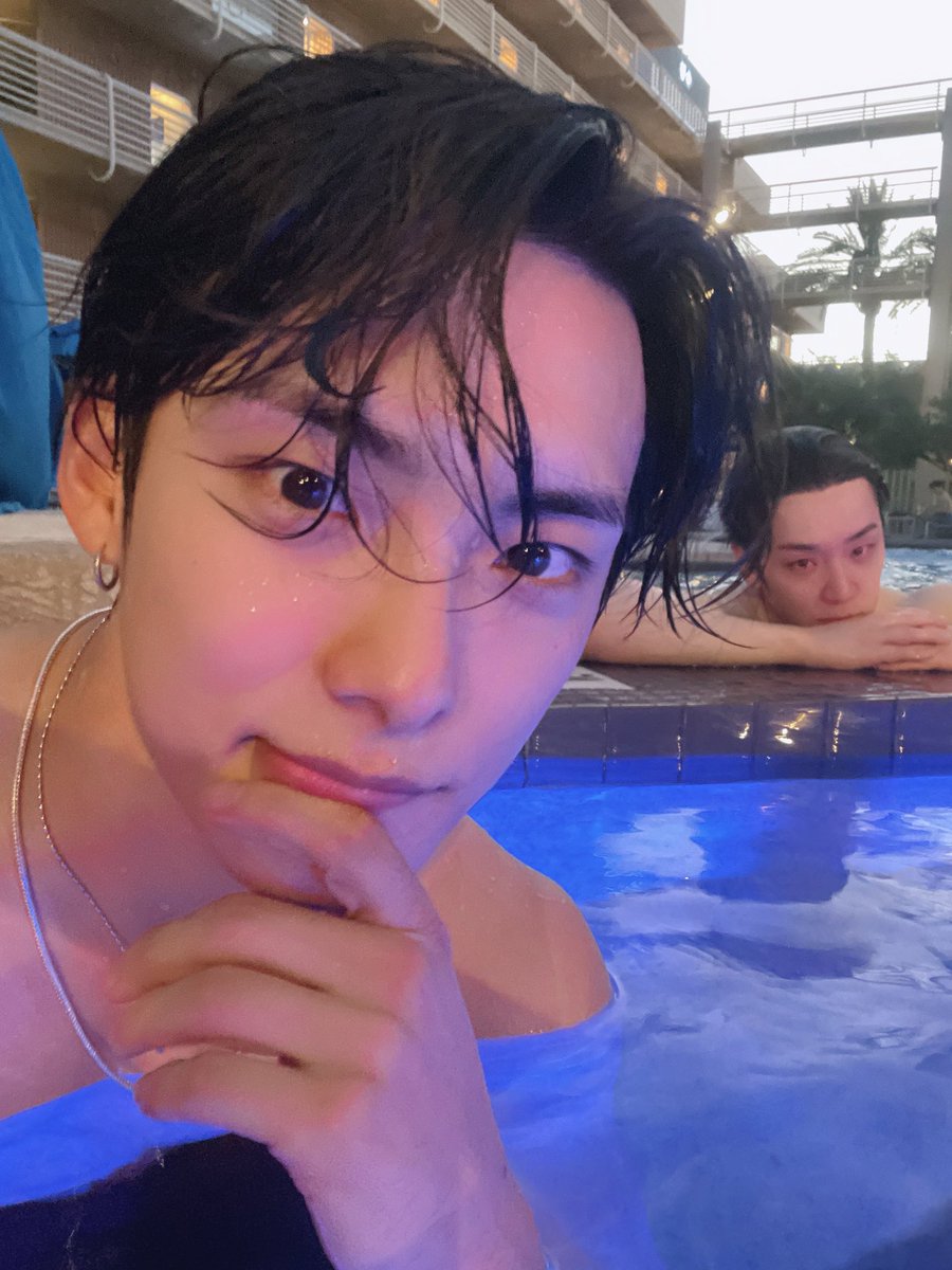 [#에이스_박준희]
🧜‍♂️ 💙
#에이스 #ACE #ACE_US_TOUR