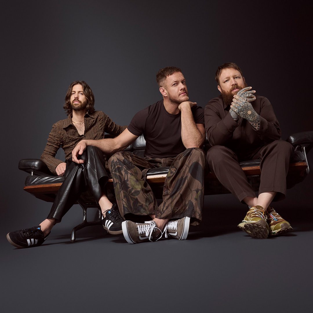 AppleMusic's tweet photo. Don't wait on this one: @ImagineDragons' immersive new album LOOM just landed on Apple Music. https://t.co/TBFMCS2npF https://t.co/2qmdmpR6mJ