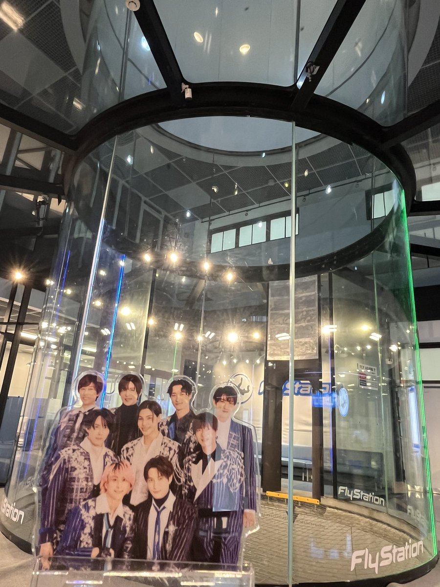 momchan0216's tweet photo. すのちゅーぶの聖地巡礼
先日、越谷レイクタウンにあるFly Stationに行ってきました〜⛄️
スノ達の体幹の素晴らしさを知る💓
最後のはデモンストレーション.ᐟ.ᐟ.ᐟ

#すのちゅーぶ　
#SnowMan  #FlyStation
#佐久間大介　#渡辺翔太
#向井康二　#阿部亮平 https://t.co/rghuM2Sa8F
