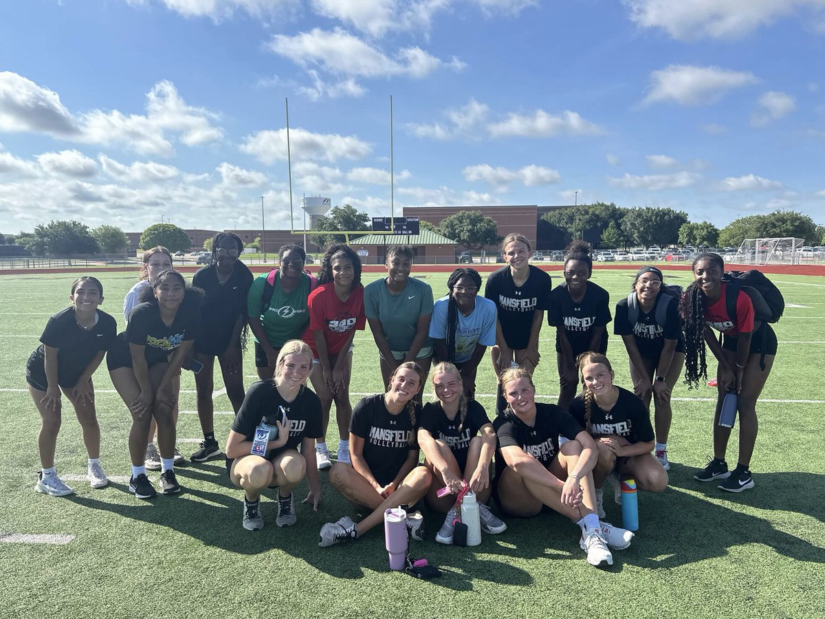 Mansfield_Vball's tweet photo. "There's a difference between interest and commitment. When you're interested in something, you do it only when it's convenient. When you're committed to something, you accept no excuses, only results". ππ―ππ€#wednesdayandthursday #committedbeyondconvenience #mhsvb2024 https://t.co/Mt7Mr2deuR