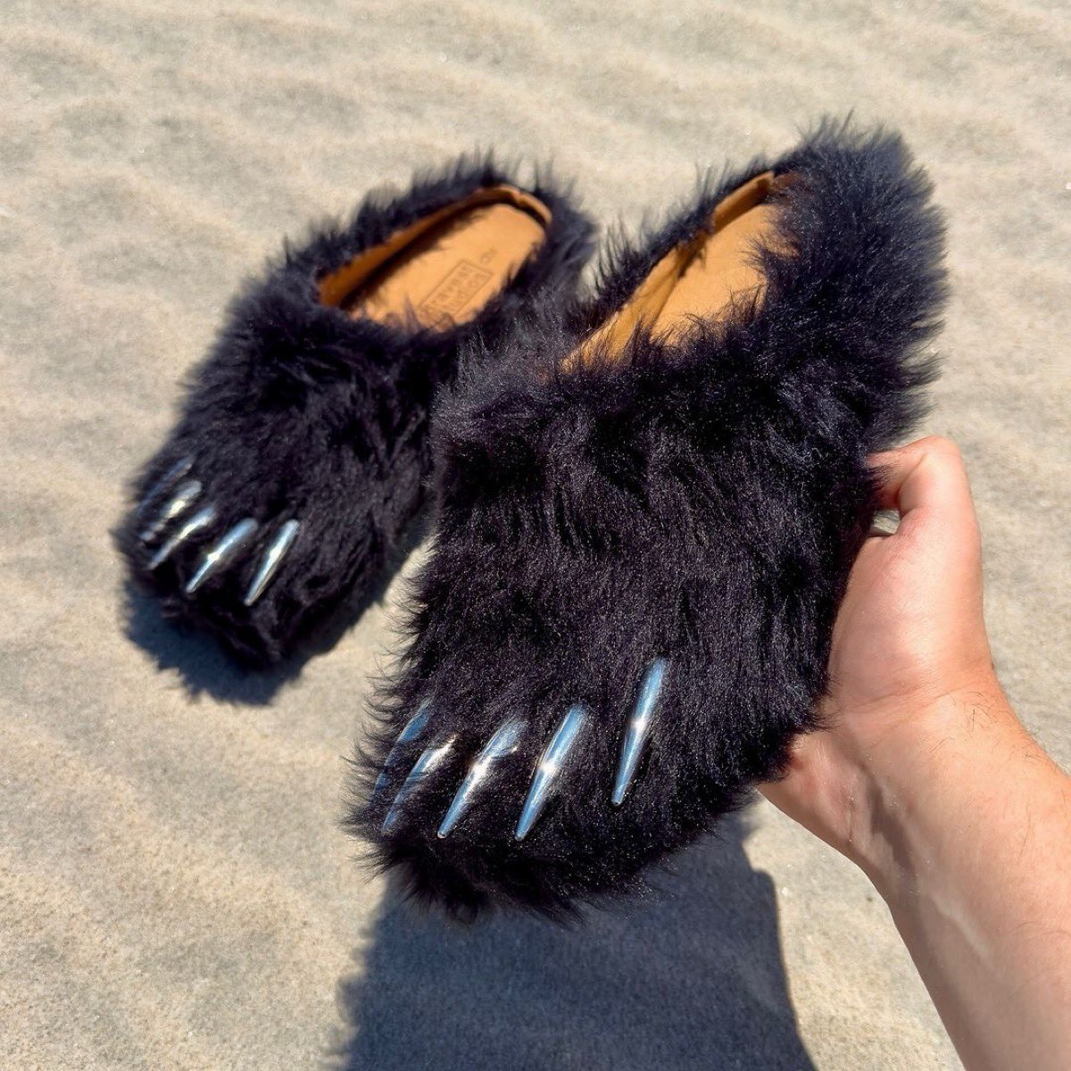 Bravest Studios 『Bear Claw Mule “Black”』が6月28日（日本時間6月29