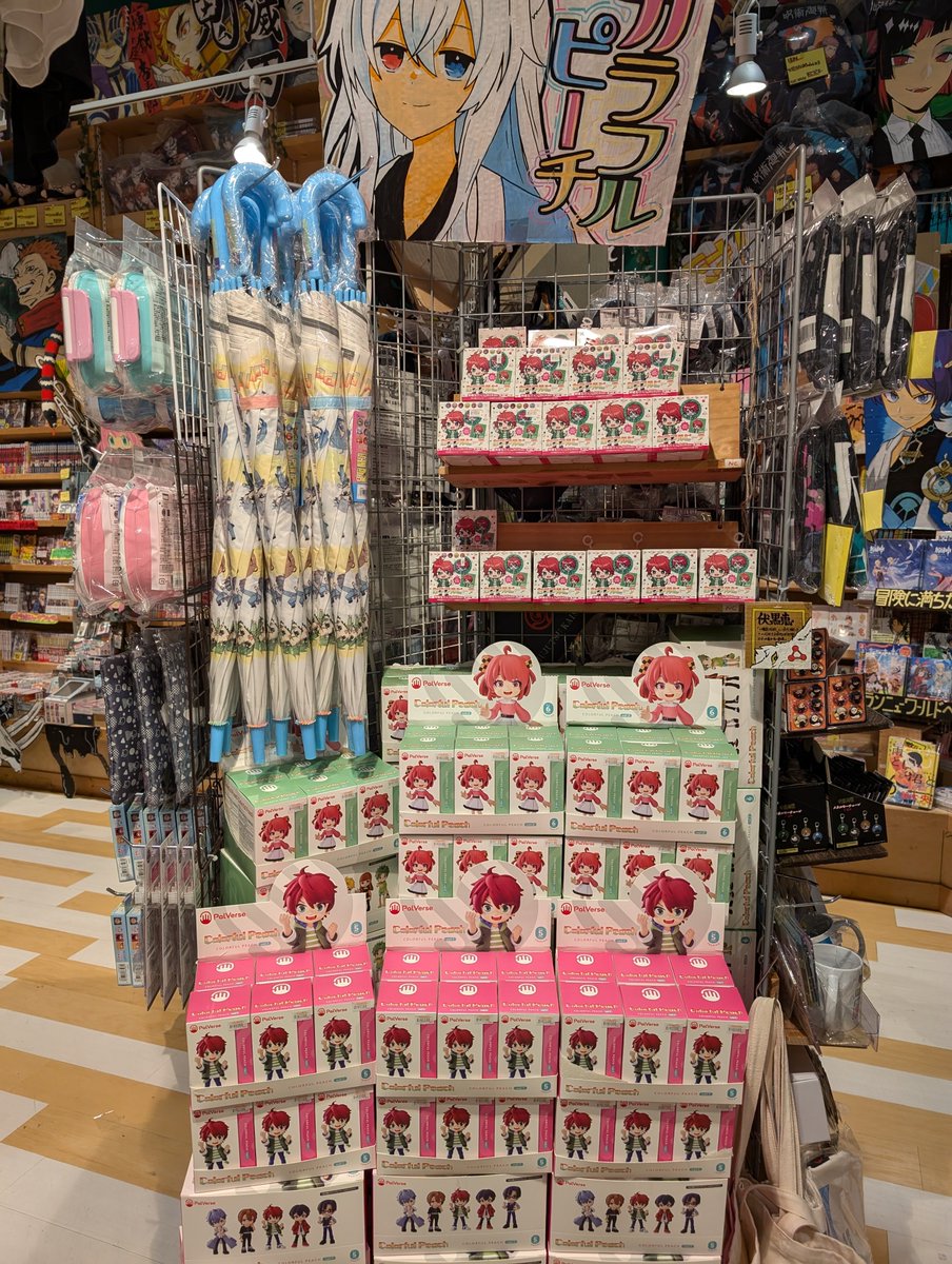 ♪カラフルピーチ♪ 本日発売の#palverse と刺繍缶バッチいっぱい入っ