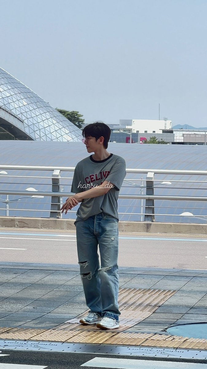240628 baekhyunnie today 💗 last airport previews for lonsdaleite 🥺 you worked hard our baekhyunnie 💓