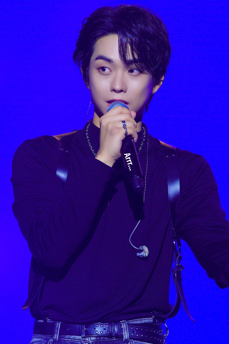 today_loveu's tweet photo. RTB 최상엽에 ㄹㅇ개충격 받은 점

이렇게 입고입다가
                                  겉옷 벗더니
                                                          하네스가 등장함 https://t.co/TLf6sSChxi