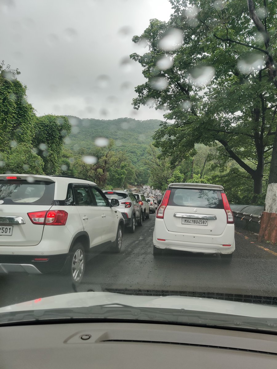 Heavy traffic jam from Kalyan Shilphata towards L and T <a href="/ThaneTraffic/">thanetrafficpolice</a> <a href="/ThaneCityPolice/">ठाणे पोलीस.. Thane Police</a> 

#KDMC