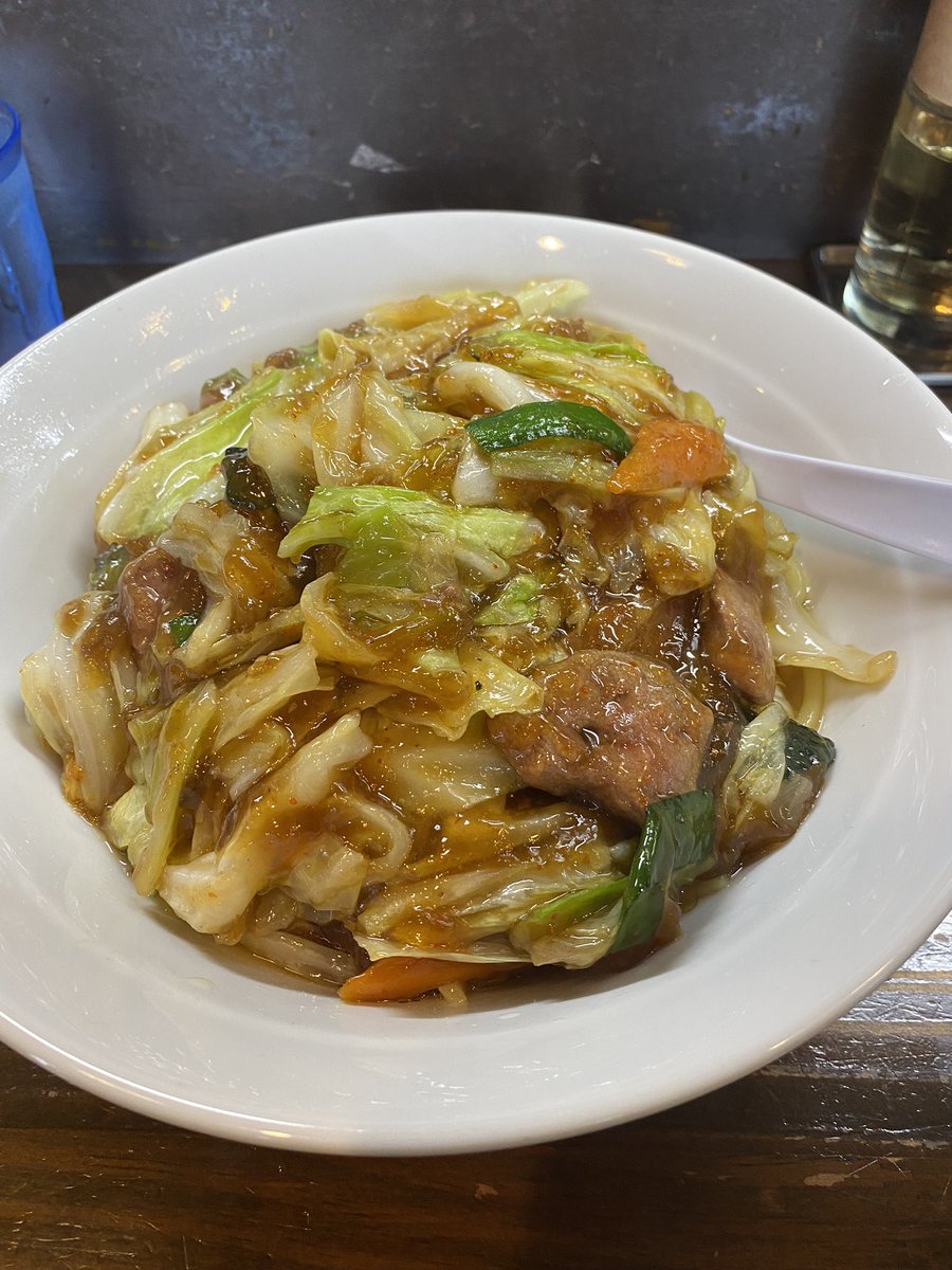 UsoccerRy's tweet photo. 最後のスタミナラーメンがむしゃ❗️
小さい頃から今ま��ありがとうございました。そしてお疲れ様でした☺️
スタッフやマスターお身体大事にして��ださい！！
マスターとの写真自分のスマホで撮り忘れたので良かったらDMで送ってください🙏
#スタミナラーメンがむしゃ https://t.co/kwptKIfxYa
