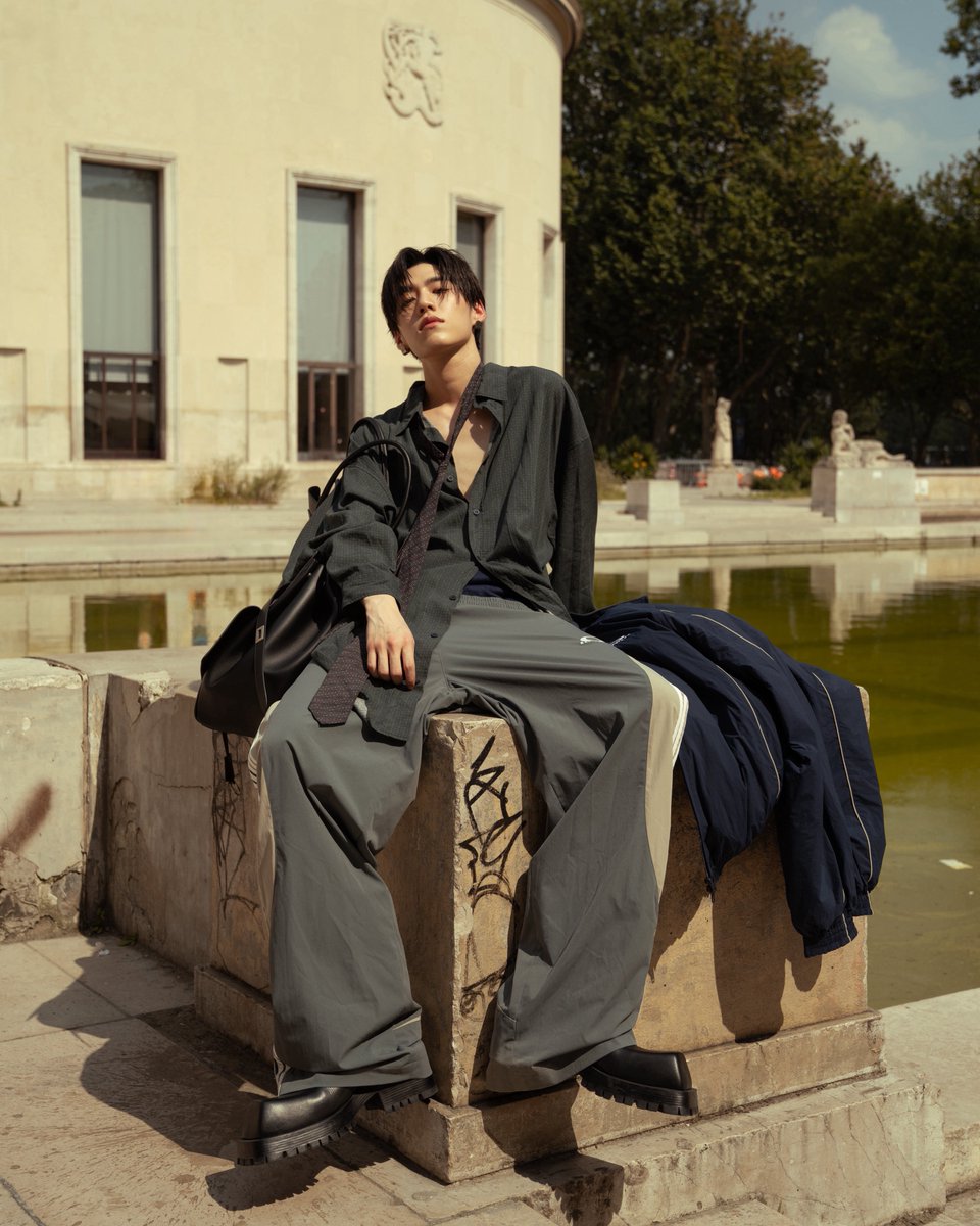PPKrit_Ent's tweet photo. Parisian cool with every step. 🚶🏻

#Balenciaga53CouturexPPKRIT
#BalenciagaxPPKRIT
#Balenciaga
#PPKritt https://t.co/DKJiLdv3mT