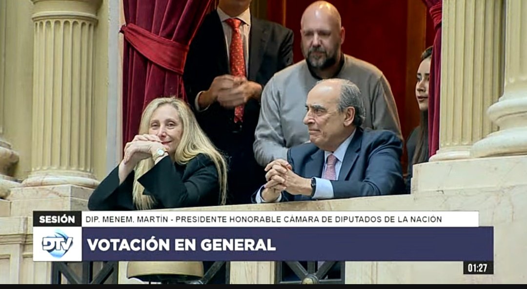 jotaalonso's tweet photo. El Gobierno con la complicidad del bloque de Pichetto, la UCR y provinciales colaterales logró aprobar en general la llamada Ley Bases y además obliga a los trabajadores a pagar de nuevo ganancias. Todo con el RIGI y el coloniaje al mejor estilo Potosí en la colonia española. https://t.co/3pWczUrTqz