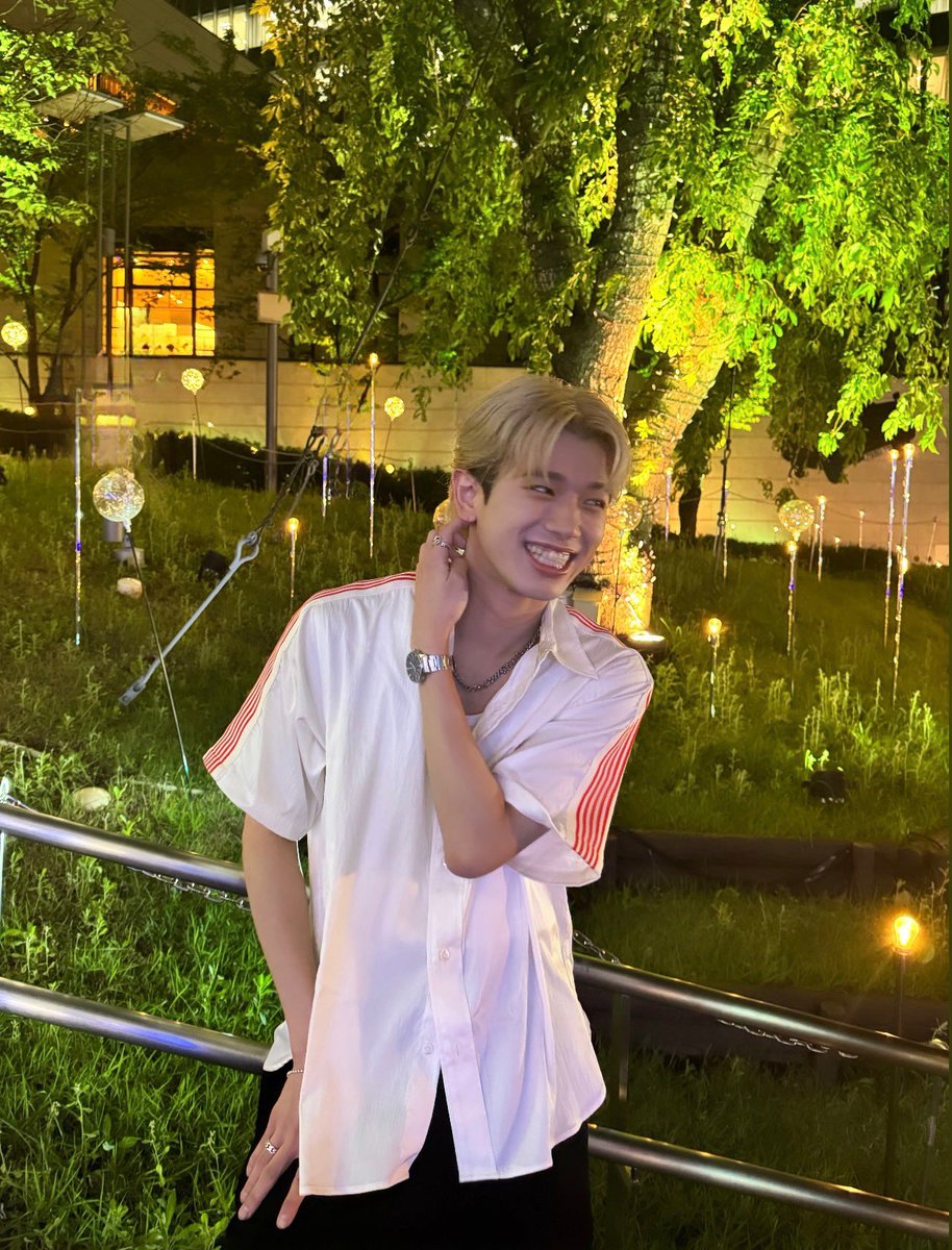 tjbb_'s tweet photo. 皆さんこんにちは
晃多です🐬

いよいよ明日は「NEXT VIRAL ARTIST」群馬公演です‼️
今のTJBBがお届け出来る
最高のパフォーマンスを魅せます🔥

めちゃくちゃ楽しんでいただけると思います😎
いやもはや楽しすぎて疲れるかもですね😆

それではまた明日！
お楽しみに🚀

晃多

╋━━
🎧BOYS -TJBB Anthem-
https://t.co/2JF3SRVTgl
　　　　　　　　　　　　　　　━━━╋

#石川晃多 #TJBB #THEJETBOYBANGERZ #BOYS #TJBB_BOYS #TJBB_Anthem 
#WhatTimeIsIt #TEAMJETZ