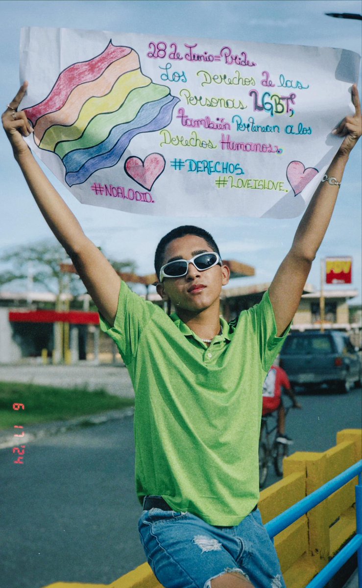 danielduarte_of's tweet photo. La personas del Colectivo LGBT+ merecemos respeto, es por ello que el 28 de junio es un día para celebrar y reafirmarle a la sociedad que existimos y estamos para quedarnos.

#noalodio #LGBTQI #derechos https://t.co/YjergTrBql