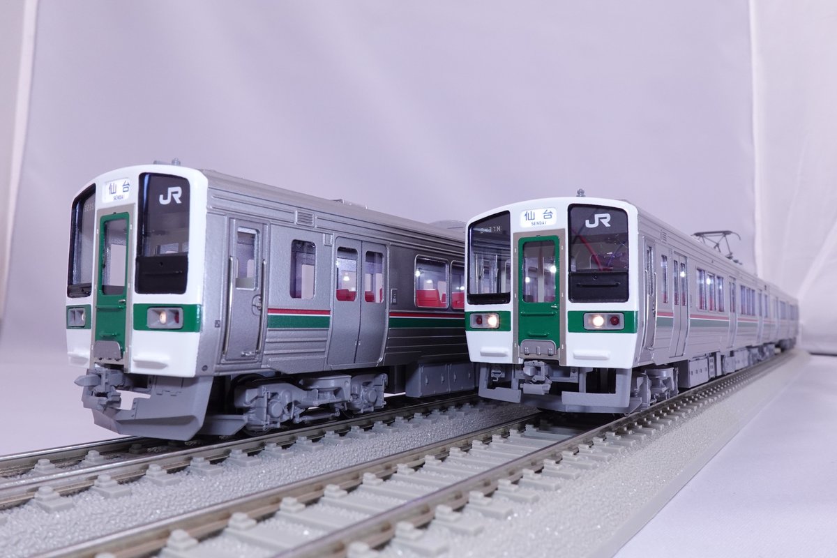 719系、標準色が続々組みあがってきました。 見所満載の2両編成が