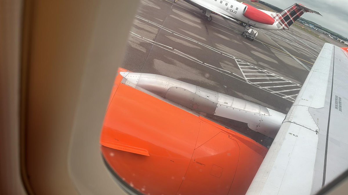 als692003's tweet photo. Aberdeen to Gatwick today. £540!!! Is this the most expensive, single way trip in the UK? 🤬😂😂 @easyJet #easyjet #ripoffbritain https://t.co/EZsnCfUZHr