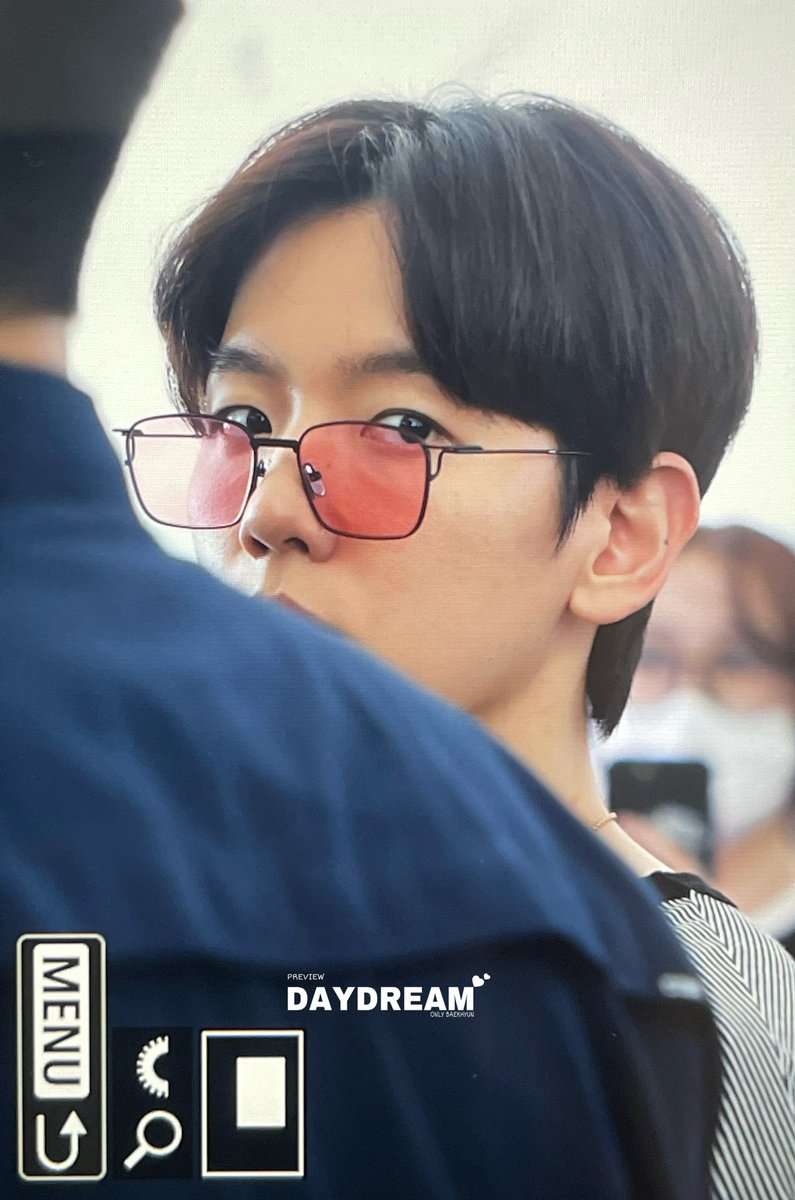 Daydream506B's tweet photo. 240628ICN
#BAEKHYUN
#백현 #변백현 #边伯贤 https://t.co/TSkrvufJNB
