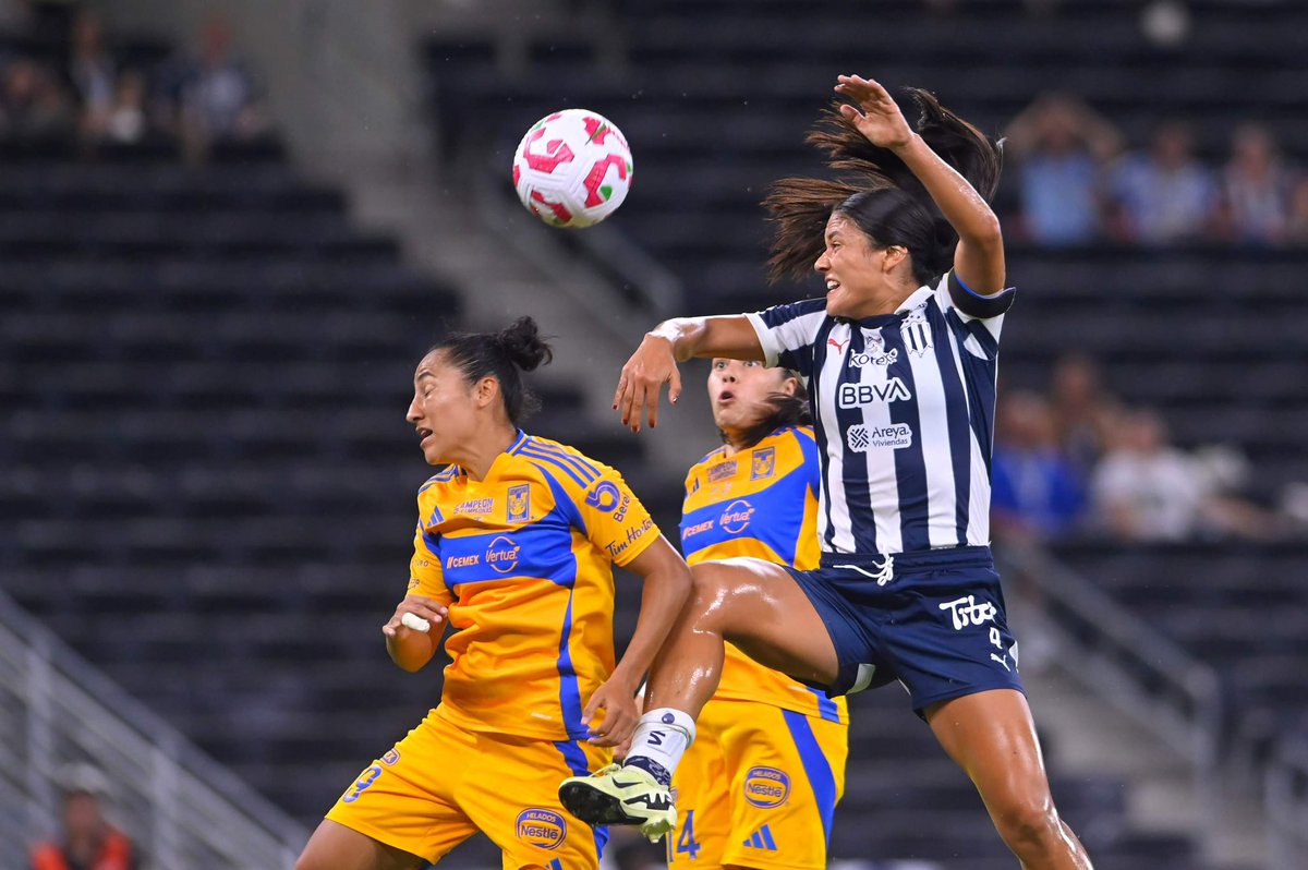 HCDmty's tweet photo. #FinDelPartido | Dejan todo para la vuelta
#Rayadas y #TigresFemenil no se hicieron daño en la ida del Campeón de Campeonas y todo se definirá el lunes en el Universitario.
📷. @andreaaidej https://t.co/xFYfuXPOkI