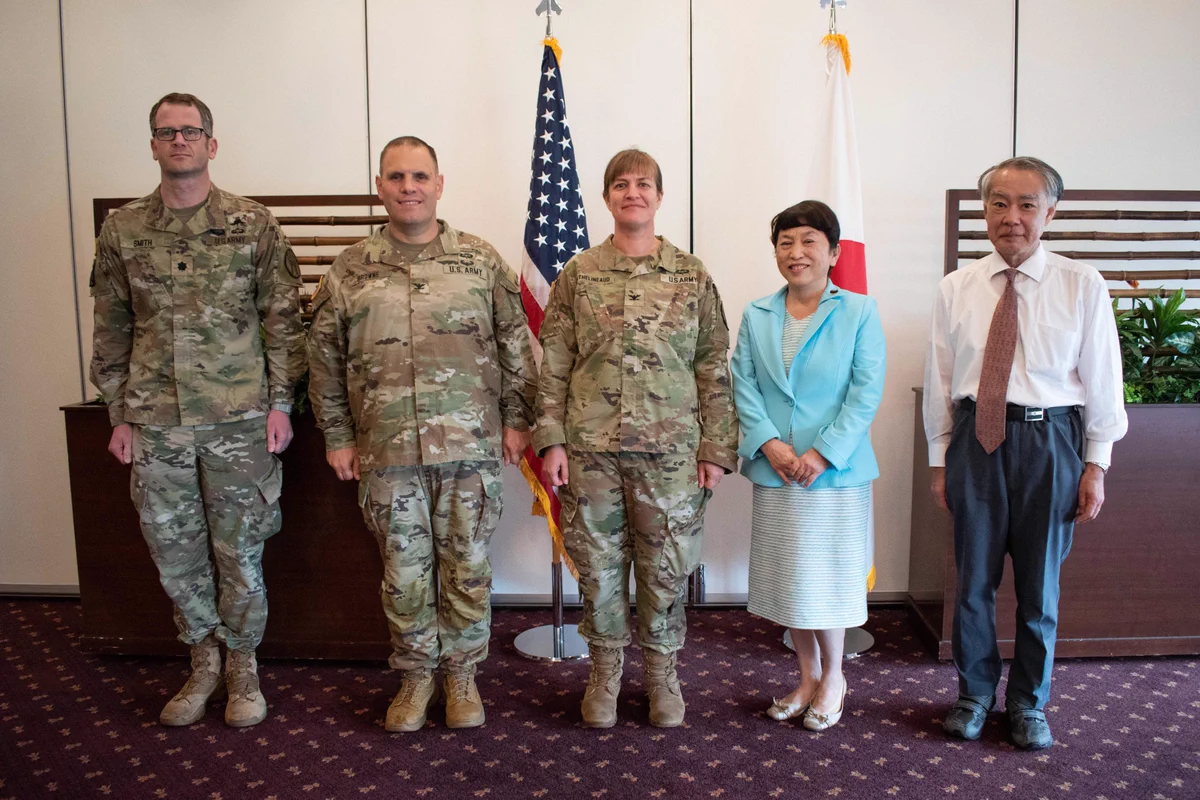 非売品、在日米軍HSC-12の米国防省選定2019年度整備部門の表彰記念 GRIv45VaEAAIIX6?format=webp&