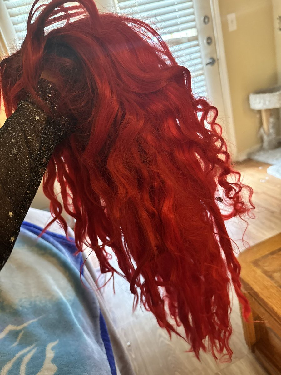BadKidFaeDrag's tweet photo. From “what the fuck is this” 
To 
“Mhmmmm she looks goooood.” 
#wig #synthetichair #beauty  #redhair https://t.co/MGwuXwaRpa