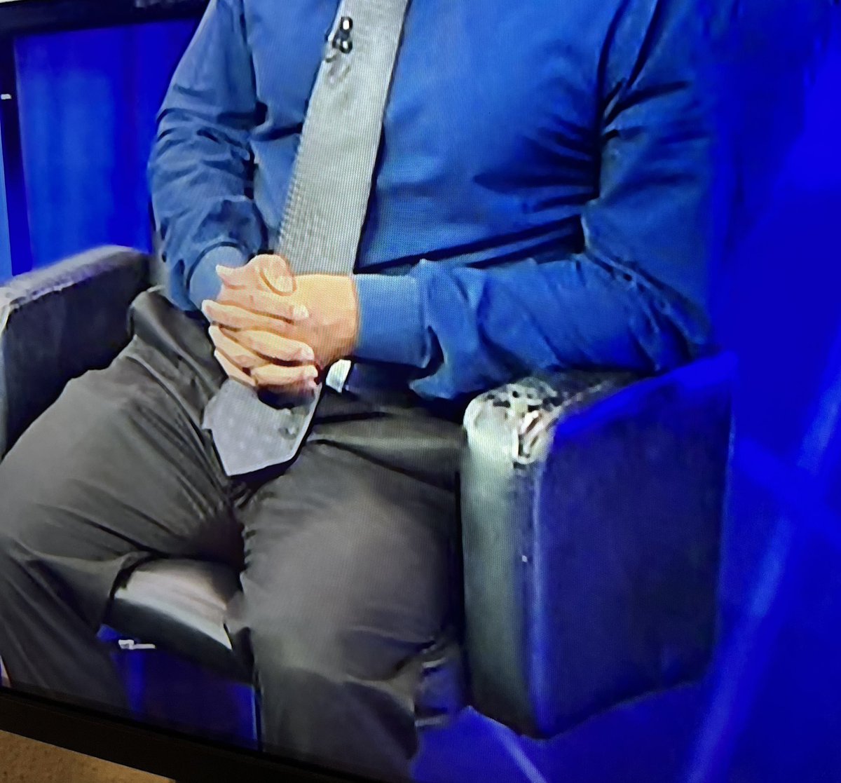 dreyna28's tweet photo. @fox4news @FoxNews I have a couple chairs I am willing to
Donate.  HMU. #embarrassing #dallas #northtexas https://t.co/NhmVeOopkY