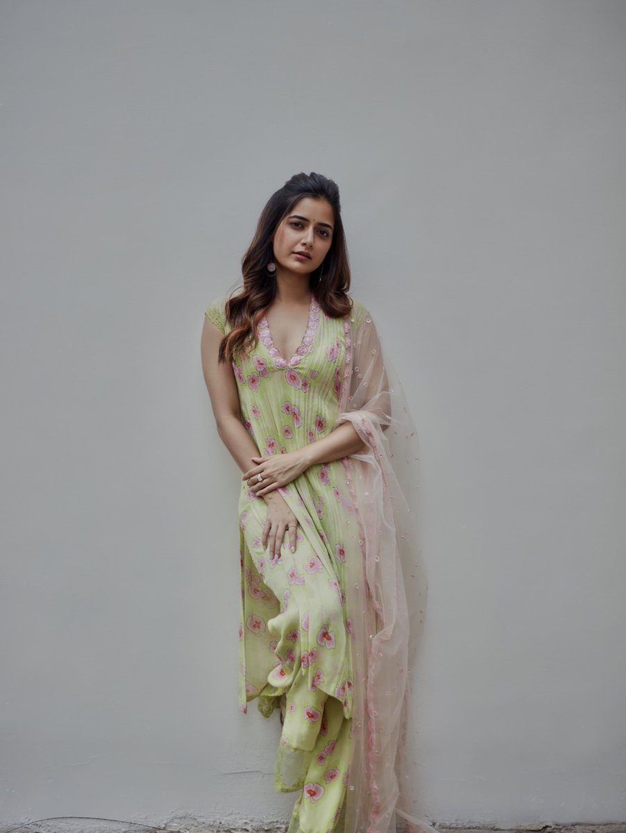 AshikaRanganath's tweet photo. 🤍 https://t.co/GiciC7VZp0