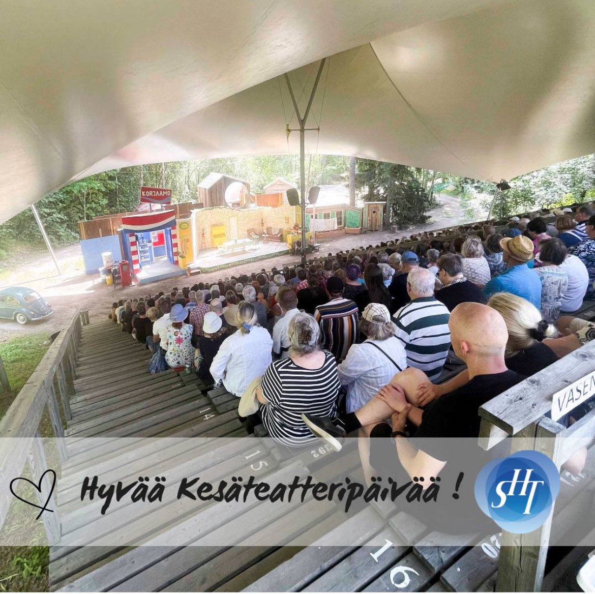 Hyvää kesäteatteripäivää!

Vihdin teatterissa saa ohjaamani Parasta aikaa kantaesityksen 9.7.2024 - musiikkinäytelmä pohjautuu Anssi Kelan musiikkituotantoon.

Vapaaehtoisia toiminnassa on useita kymmeniä niin lavastuksessa, puvustuksessa, lipunmyynnissä kuin kahviossa.