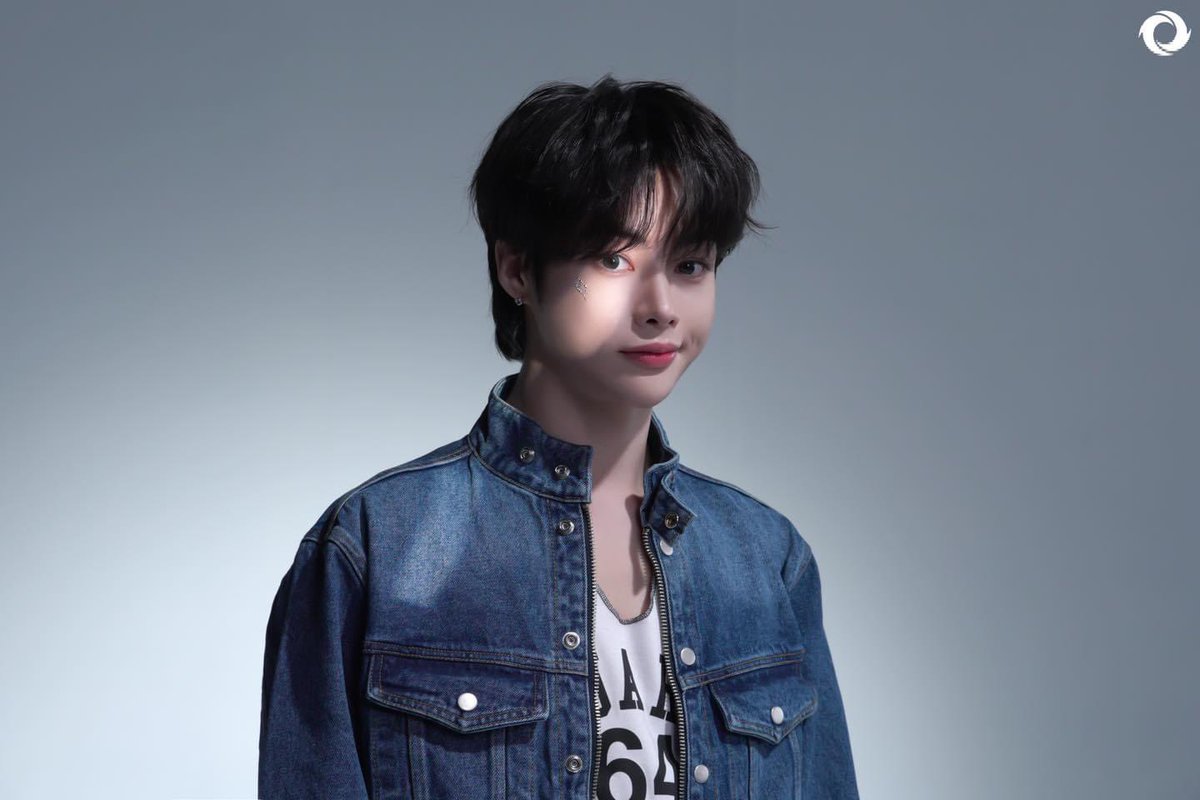 th08032001's tweet photo. Nhìn chỉ muốn 🤏🤏🤏 bẹo cái má😄😄😄 https://t.co/Z14yrVXwk7