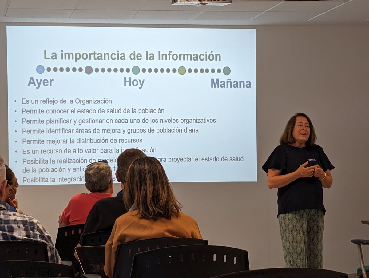 xdopazo's tweet photo. Empezamos el bloque de #InteligenciaArtificial de #PANMEP. Lola Muñoyerro nos explica la importancia de los datos y como se recogen en la Base Poblacional de Salud en #IAVANTEsimulación @saludand @UNIAuniversidad @JNJInnovMedES @FProgresoysalud https://t.co/k70SBstFia