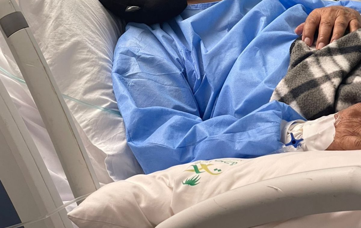 #يوم_Iلجمعة 
#الصلاة_على_النبي_ﷺ 
اللهم رب الناس أذهب البأس اشف أنت الشافي لا شفاء ألا شفاؤك.. اللهم اشف والدي وألبسه لباس العافية.. اللهم خفف عنه ما يؤلمه.. اللهم الطف به وبكل مريض يرجو رحمتك🤲🏻