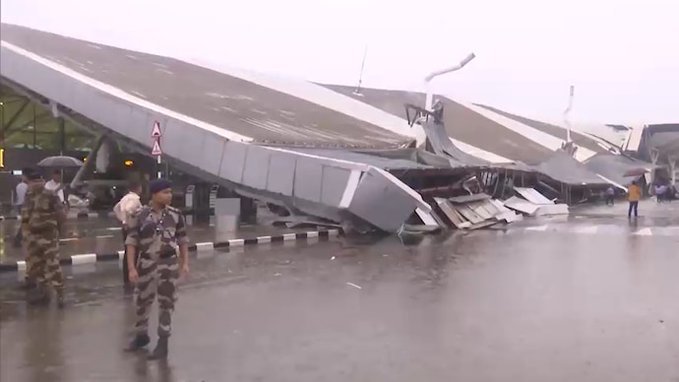 We express condolences to the family of the victim who died in the #DelhiAirportAccident early Friday. Praying for the quick recovery of the injured. We demand a high-level inquiry for investigating the canopy collapse. Was the infra audit done periodically?  1/2