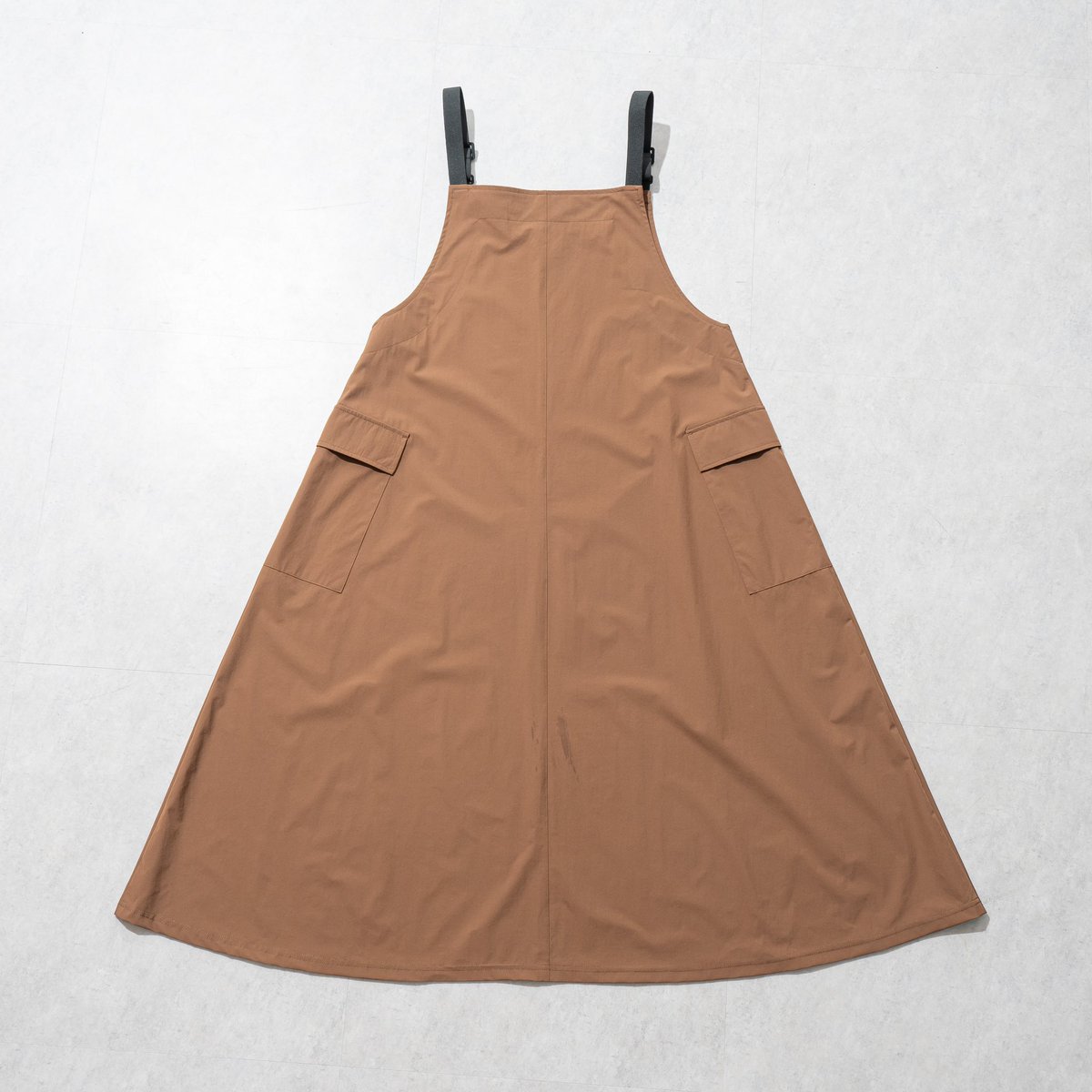 撥水加工の軽量ジャンパースカート☺ ゆったりしているから、インナー