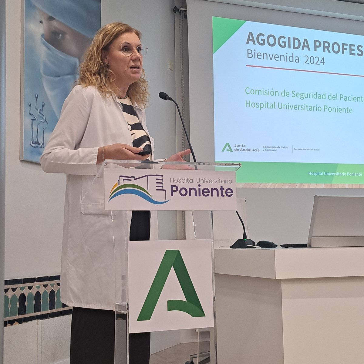 Jornada de Acogida para nuevas incorporaciones en el #HUnivPoniente, con talleres informativos sobre Área de Profesionales, Investigación, Prevención de Riesgos Laborales, Vigilancia Epidemiológica, Higiene de Manos, Humanización y Sguridad del Paciente 
#SomosPoniente 
<a href="/saludand/">Consejería de Salud y Consumo</a>