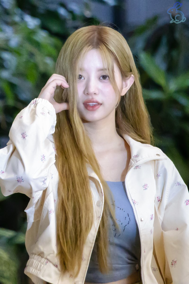 240628
황금토끼 등장 🐰

#아일릿 #민주 #ILLIT #MINJU