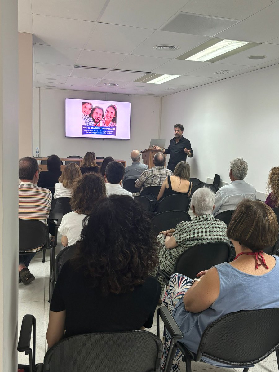 🧨Super traca final d curs acadèmic amb la sessió d Cloenda d'ahir que ens va oferir <a href="/jordi_reche_/">Jordi Reche</a> que ens va oferir una conferència sobre la comunicació no verbal. 🗣️

Moltes gràcies Jordi! i a tots els que ens vau acompanyar.

Ens tornem a veure al setembre amb + formació!📚