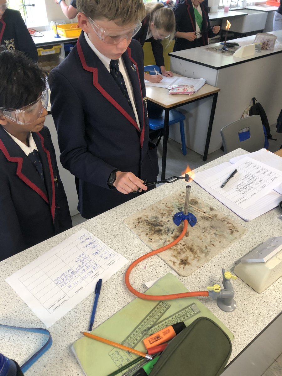 BallardSchool's tweet image. In Science lessons, Year 7 has been investigating the reactivity of metals and oxygen.

#STEM #Science #UpperPrep #Year7 #PracticalLessons #EngagingLessons #AcademicExcellenceAtBallard #FutureScientists #MadeAtBallard