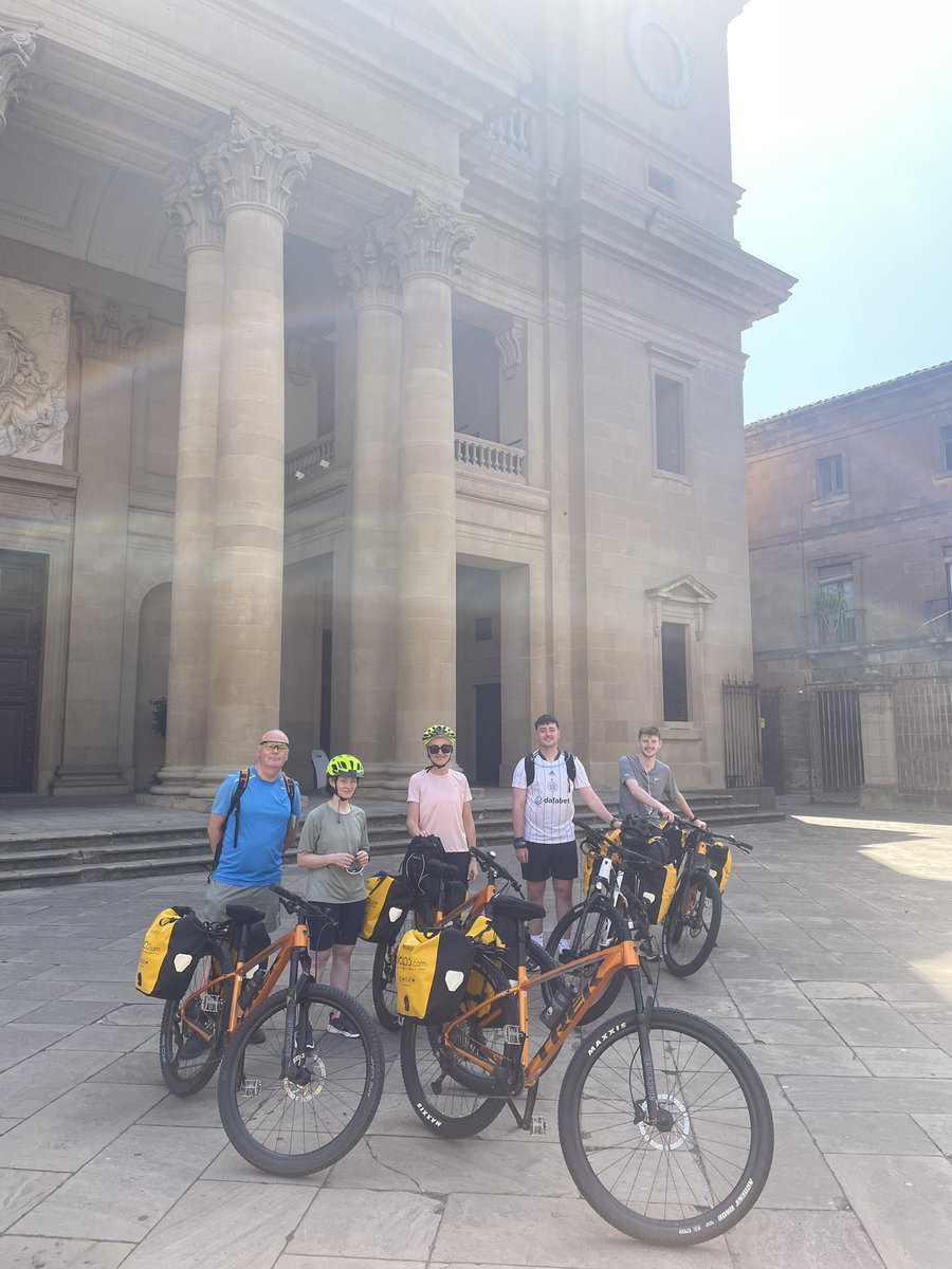 Our Camino has started in the beautiful city of Pamplona - only 700km to go!!!
#BuenCamino24
#FidusEtAudax