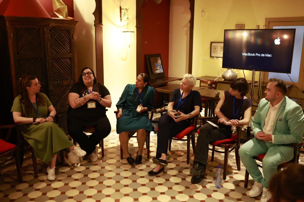 Matthäus Fandrejewski (CESI Youth) &amp; Gilda Isernia (OBESSU) explore building skills for young women in AI. Preparing the next generation! #CESISummerDays #WomenInTech #Workshops #SummerDays24 #EndGenderStereotypes #AlWithoutBias