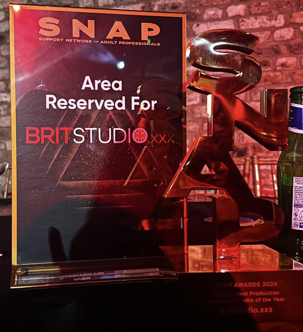 Last night we won the @SNAP_Together award for Independent Production Company  We want to say the biggest<a class="tags" href="/tag/snap_together">@snap_together</a>