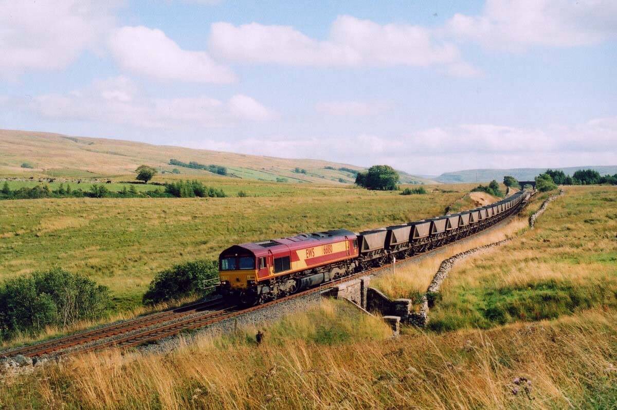 AndrewSharpe059's tweet photo. The last train of British power station coal travels today.
Here is an old picture at Aisgill summit, on the Settle Carlisle railway. https://t.co/zEgbJSvtCq