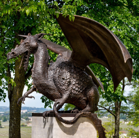 Clementinecom's tweet image. A highlight from our latest press trip at Château Quintus - Perched high on a peninsula, Château Quintus by @domaine_clarencedillon offers a breathtaking view that lingers in memory. 

#prlondon #londonpr #londonluxurypr #luxurypragency #luxurypr #ukpr #ukpragency