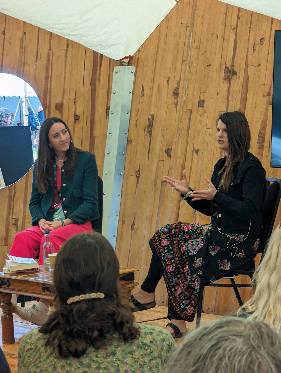 ChalkeFestival's tweet photo. As part of the Young Historians talks in the Stove Tent today, @MagicNotWitches transported the audience to a time when magic was used to solve life's day-to-day problems whilst discussing her book 'Cunning Folk' with @history_alice.
#chalke2024 #liveinhistory #historylover https://t.co/OXWZapbMQy