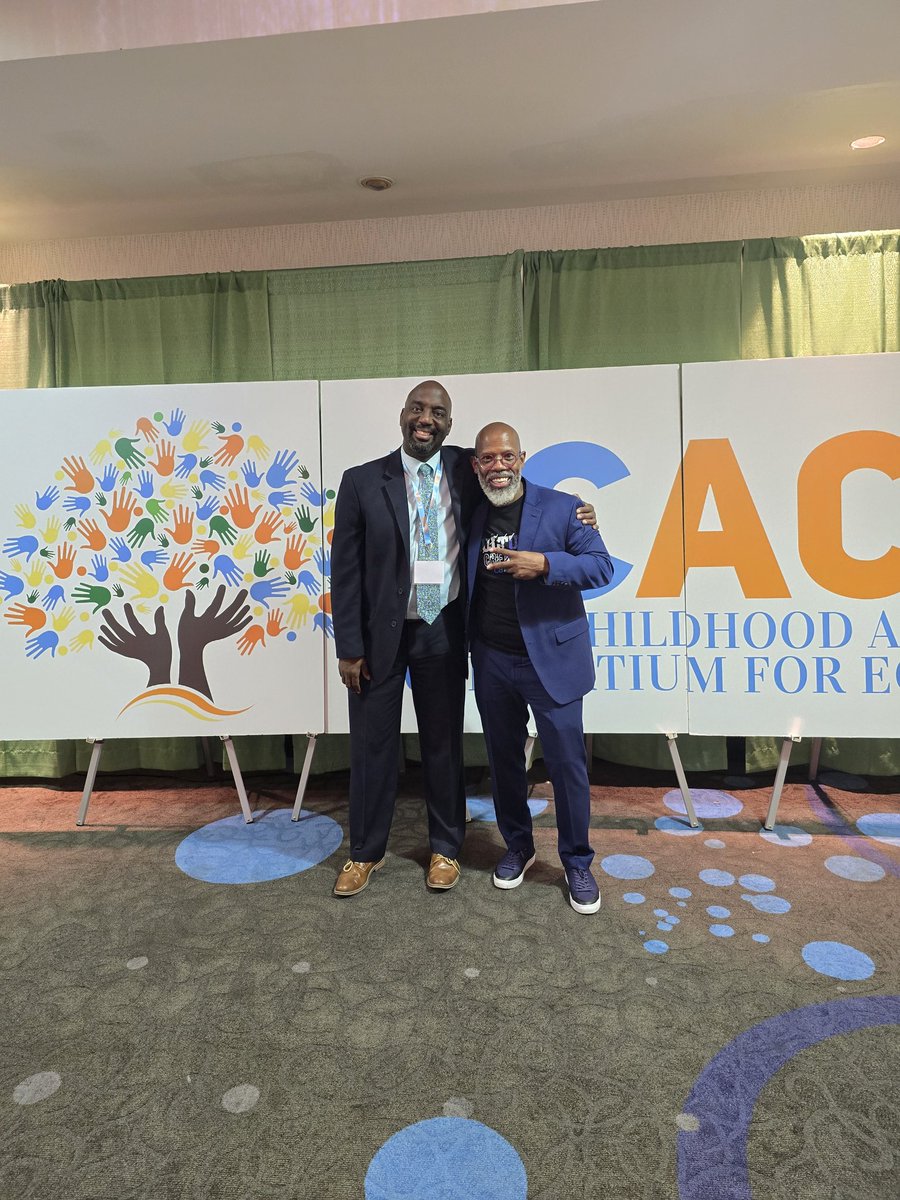 marcnkev's tweet photo. Because sometimes work is awesome. ECACE Covening, featuring closing keynote Curtis Hill, staff at ICCB &amp; IBHE, and a very enthusiastic audience. https://t.co/9qgKSh6j1P