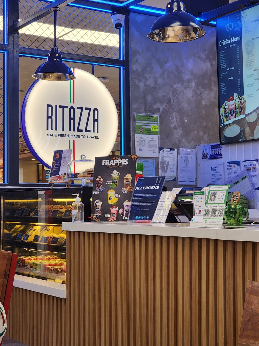 markushighway1's tweet photo. everytime I have a domestic flight , I always drop by this coffee shop in Mactan airport 😅. https://t.co/ijS5H8hkxl