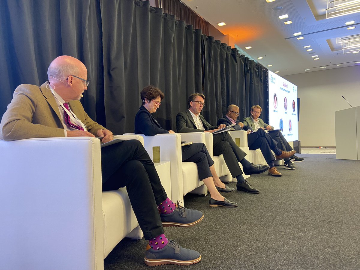 desynews's tweet photo. The second Transatlantic Big Science Conference in Berlin has brought together representatives of many continents to strengthen #sciencecooperation. Today’s sessions are beginning – brought to you by DESY and @carnegiescience. https://t.co/xqDv8LgyH3