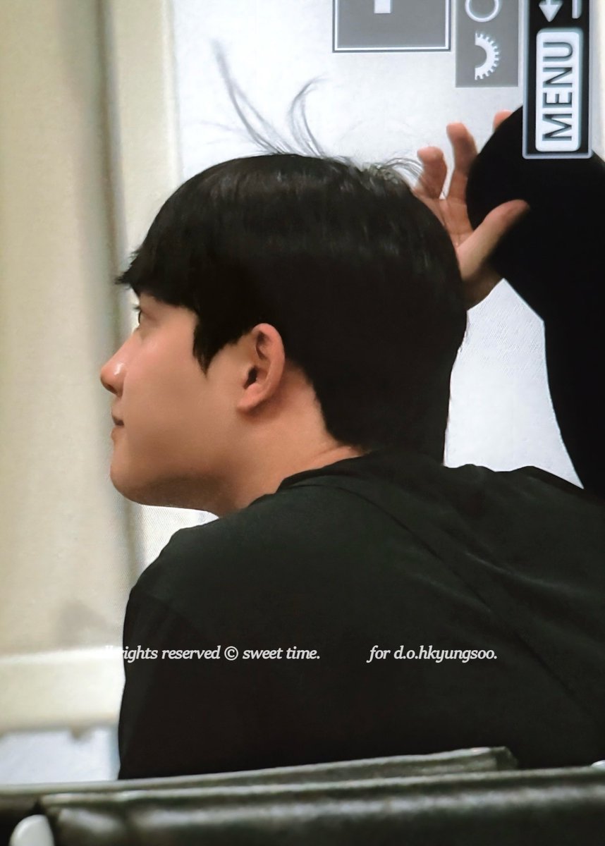 چجوری از یه هات بوی 🥵به یه کیوت بوی☺️ تبدیل بشم؟ 
فقط کلاهتو بردار😍

<a href="/companysoosoo_/">Company Soosoo</a> #Kyungsoo (D.O.)