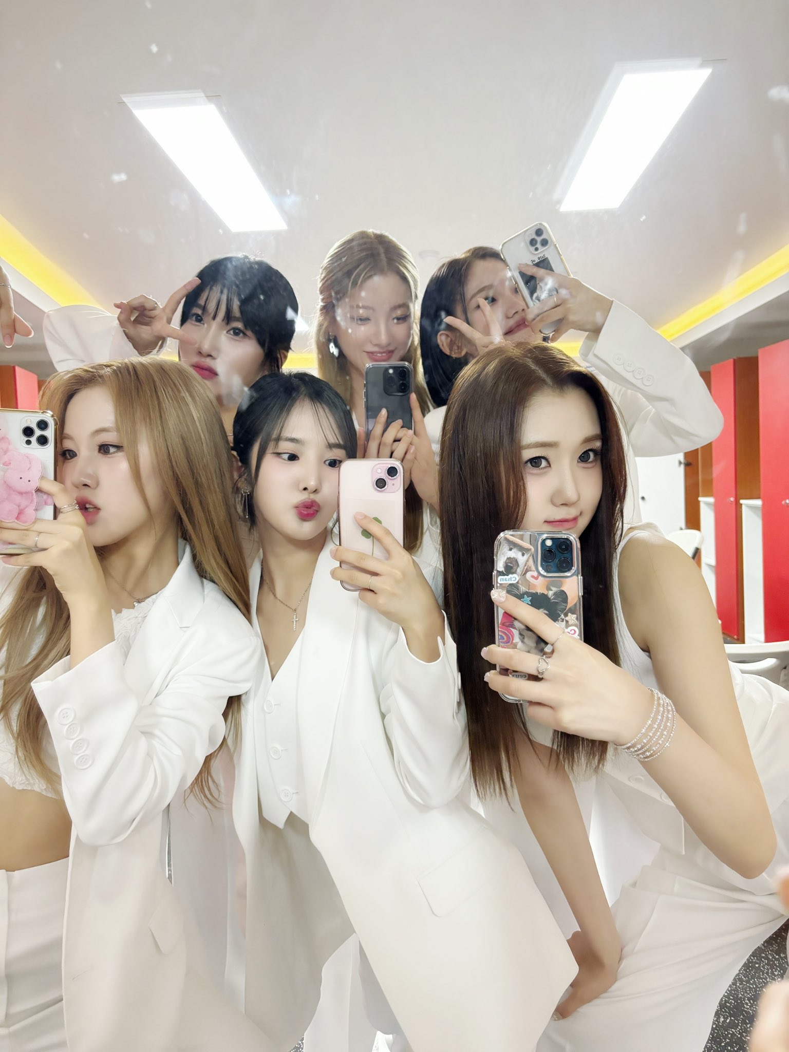 GRJF2VJbMAEG4JB?format=jpg&name=large