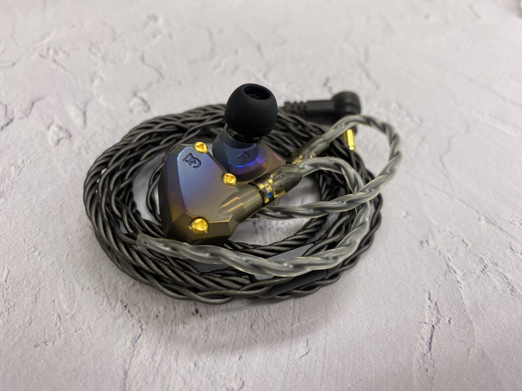 CampfireAudio Andromeda SE Gold イヤホン レビュー】CampfireAudio Andromeda SE Gold 銀河界の異端児