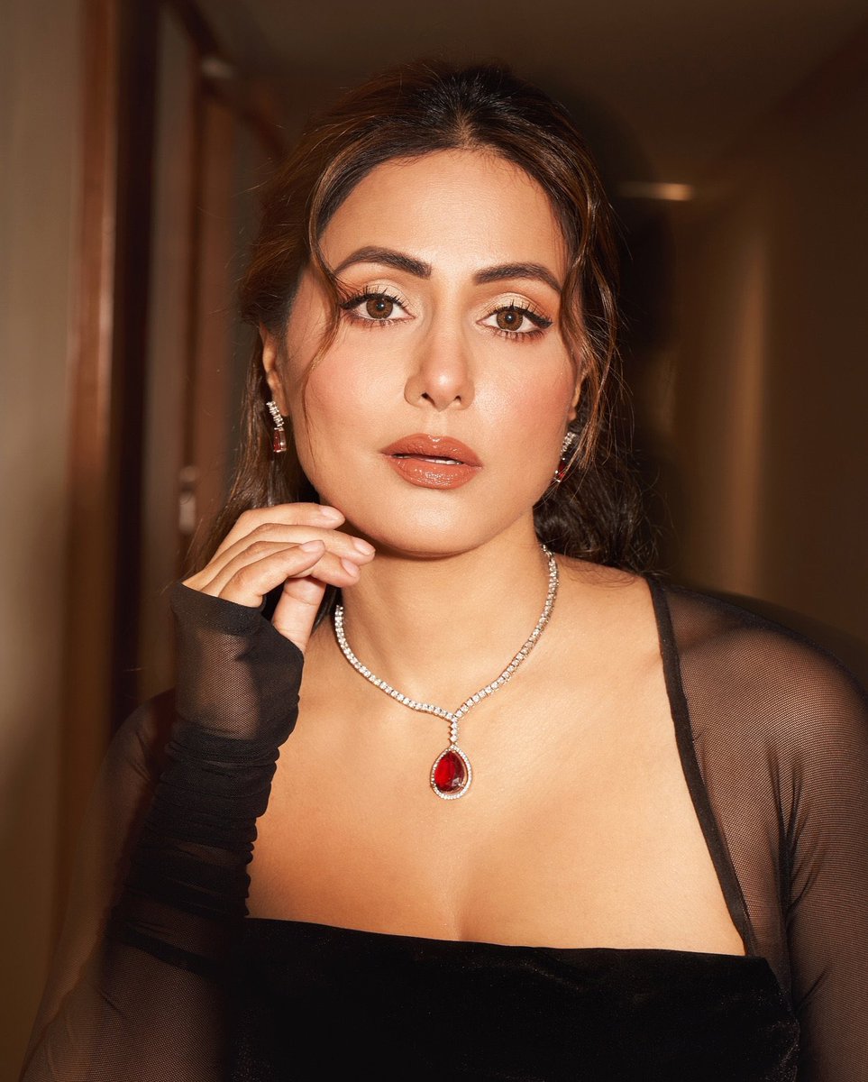 👉🏻💔💔💔👈🏻!!

Wishing you speedy recovery #HinaKhan !!🤞🏻

My forever favourite!!🥺