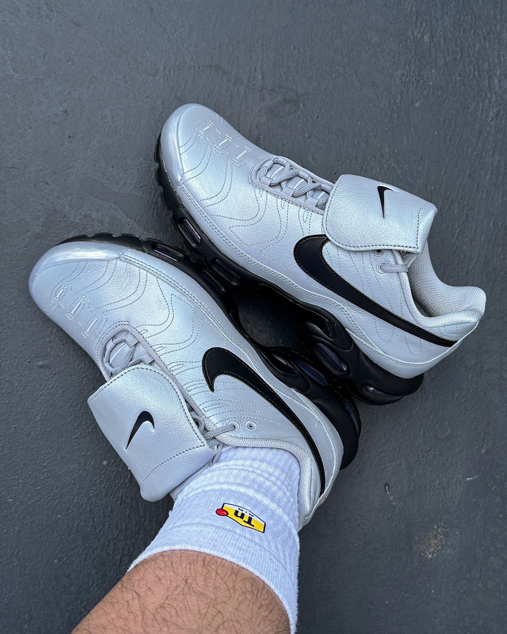 Nike tn live grey sales