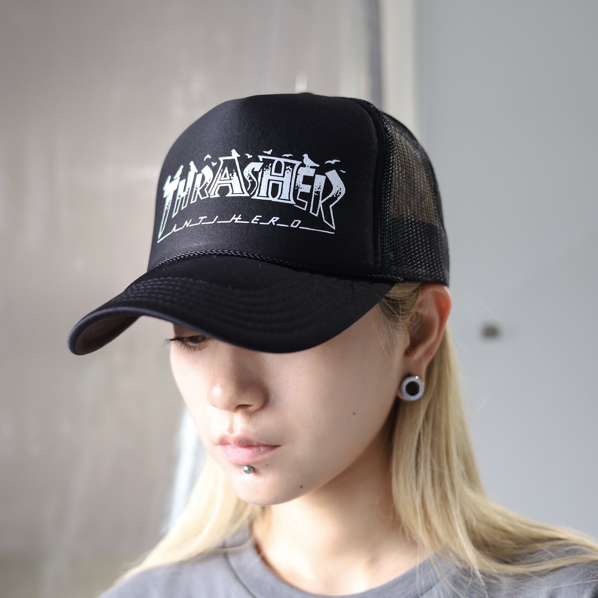 Feelin_osaka's tweet image. 【THRASHER X ANTIHERO】PIGEON MAG TRUCKER CAP (BLACK)
feelin-osaka.com/products/thras…
定番MAG LOGOの中に様々な #ANTIHERO の要素を詰め込んだコラボならではのグラフィック。
オールブラックボディに映える白プリント。
王道スタイルにマストなメッシュキャップです！
#thrasher #feelinosaka #feelin