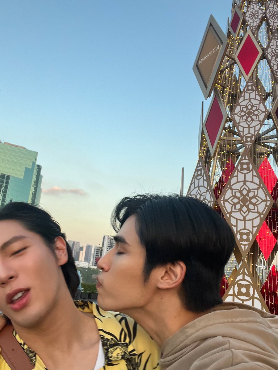 hosannah_house's tweet photo. ไม่ต้องชอบอะไรเหมือนเราก็ได้ แค่ชอบเราก็พอ 😉

#TheChosenOne #เลือกแล้ว #SINofficial #MyStandIn #ตัวนายตัวแทน #uppoompat #poompps #uppoom #hosannahalelujah https://t.co/H7zjbCPiVx