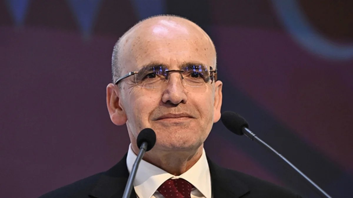 solcugazete's tweet photo. Maliye Bakanı Mehmet Şimşek’e 49 bin TL, Çalışma Bakanı Işıkhan’a 29 bin TL zam yapılacak.
(Erdoğan Süzer - Sözcü) https://t.co/5y8L389mh9